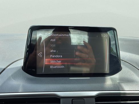 Used 2018 MAZDA MAZDA3 Sport image 25