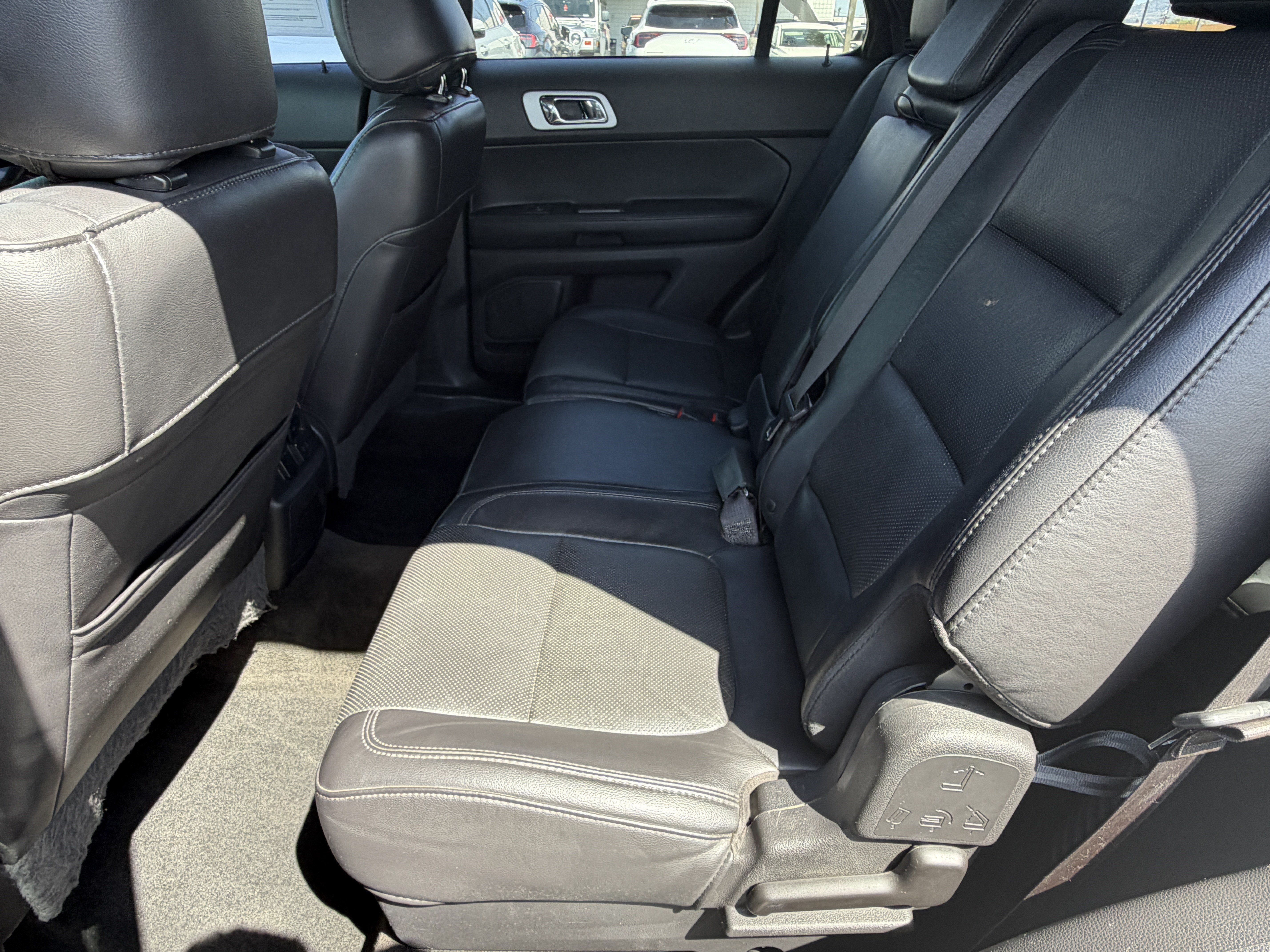 Used 2015 Ford Explorer Limited w/ Equipment Group 301A FWD image 28