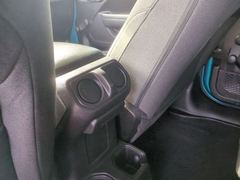 Used 2024 Jeep Wrangler Sport image 19