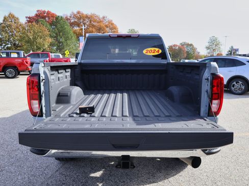 Used 2024 GMC Sierra 2500 Pro w/ 1SA Pro Safety Plus Package image 5