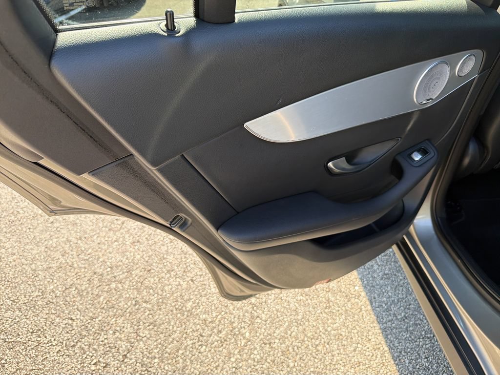 Used 2019 Mercedes-Benz GLC 300 4MATIC w/ Multimedia Package image 21
