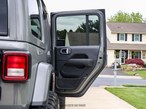 Used 2022 Jeep Wrangler Unlimited Sahara w/ Cold Weather Group AWD/4WD image 60