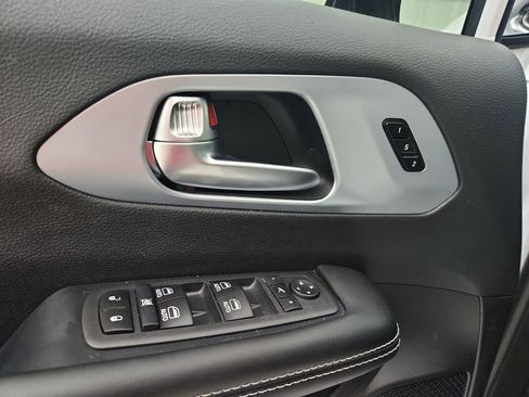 New 2026 Chrysler Pacifica Limited image 21