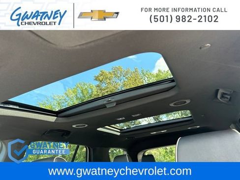 Used 2023 Chevrolet Traverse Premier w/ Redline Edition FWD image 21