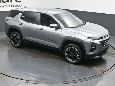 New 2026 Chevrolet Equinox LT w/ Convenience Package II FWD image 16