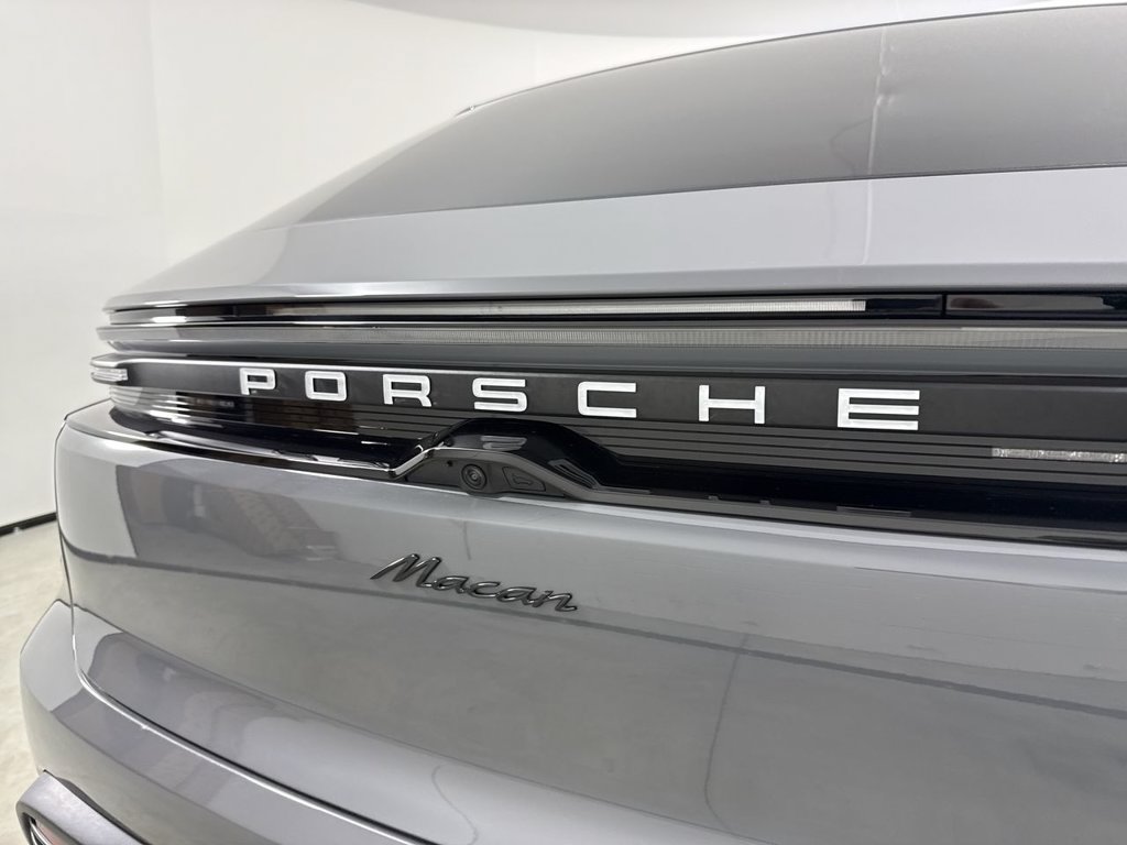 Certified 2025 Porsche Macan Electric RWD image 19