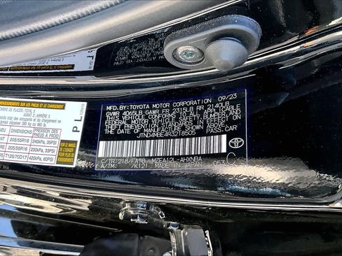 Used 2024 Toyota Corolla SE w/ SE Package image 36