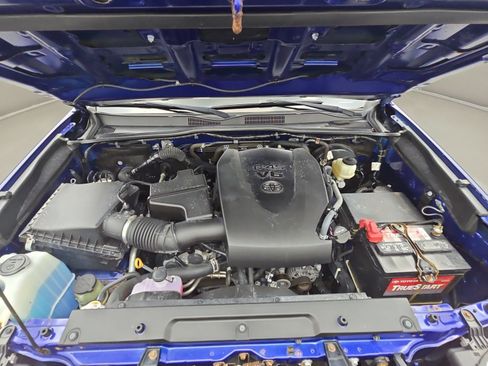 Used 2022 Toyota Tacoma TRD Sport w/ Technology Package RWD image 30