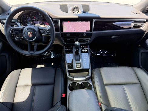 Certified 2026 Porsche Macan AWD/4WD image 21