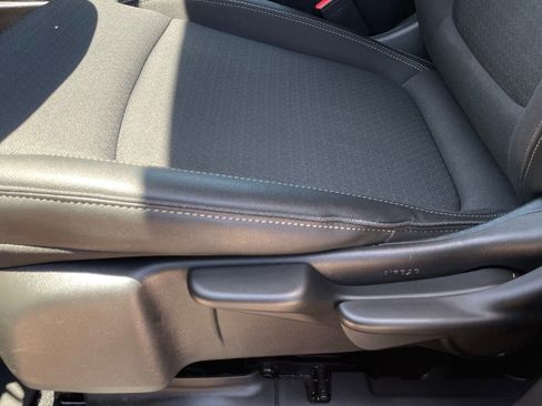 Certified 2025 Buick Encore GX Preferred FWD image 21