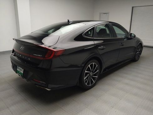 Used 2021 Hyundai Sonata Limited w/ Preferred Accessory Package FWD image 9