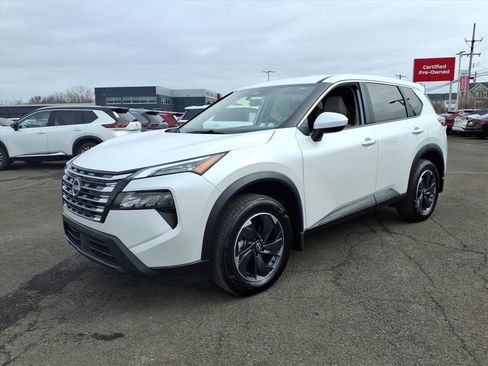 Used 2025 Nissan Rogue SV image 8