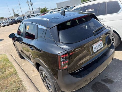 Used 2026 Nissan Kicks SV FWD image 4