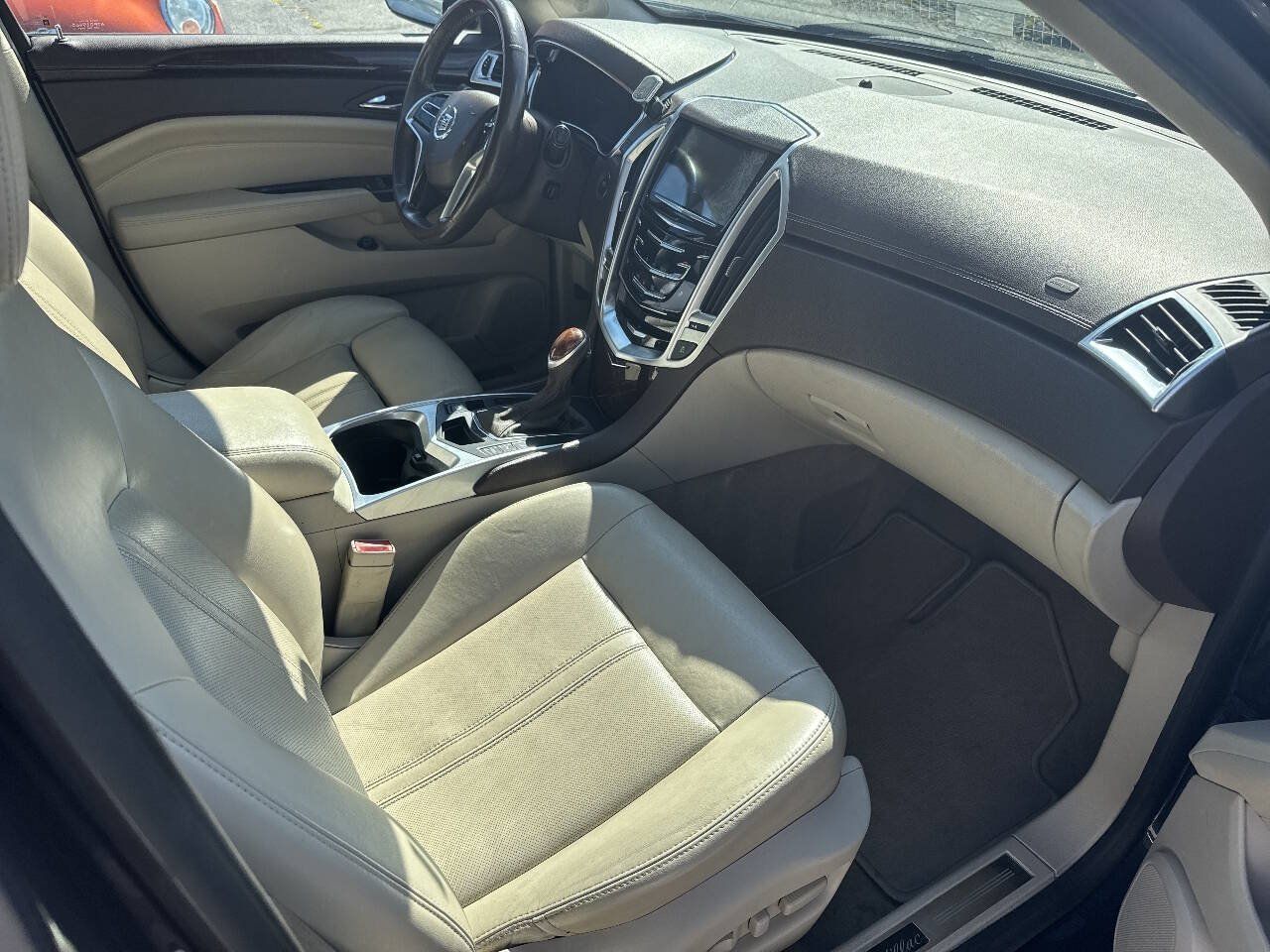 Used 2015 Cadillac SRX Luxury w/ Driver Awareness Package AWD/4WD image 12