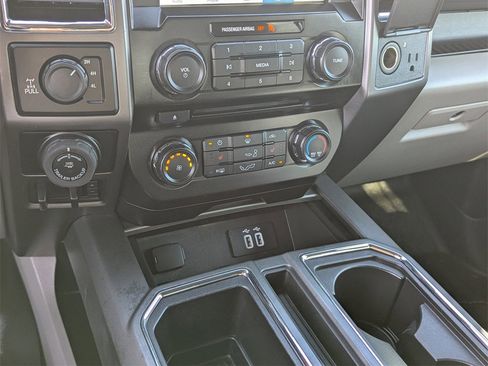 Used 2016 Ford F150 XLT w/ Equipment Group 302A Luxury image 21