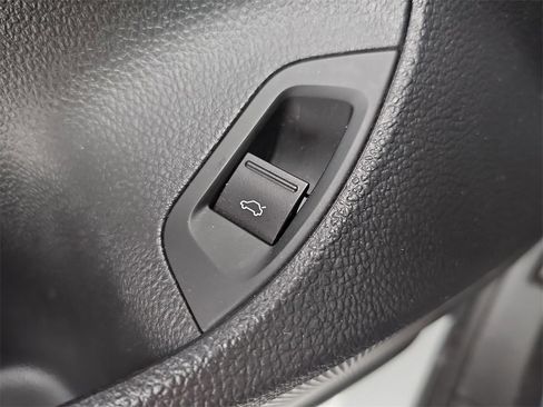 Used 2019 Volkswagen Passat 2.0T Wolfsburg w/ Wheels & Sunroof Package image 32