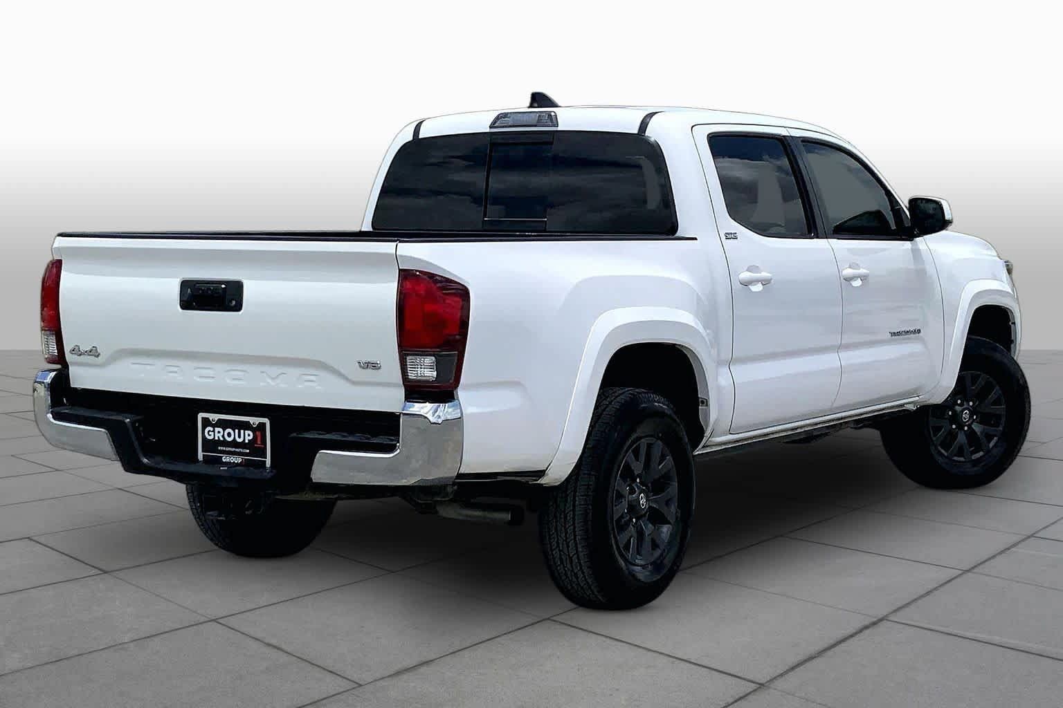 Used 2022 Toyota Tacoma SR5 AWD/4WD image 13