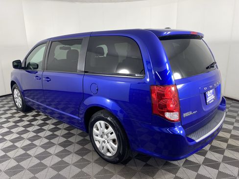 Used 2018 Dodge Grand Caravan SE w/ UConnect Hands-Free Group FWD image 8
