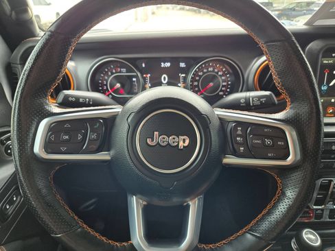 Used 2021 Jeep Gladiator Mojave AWD/4WD image 11