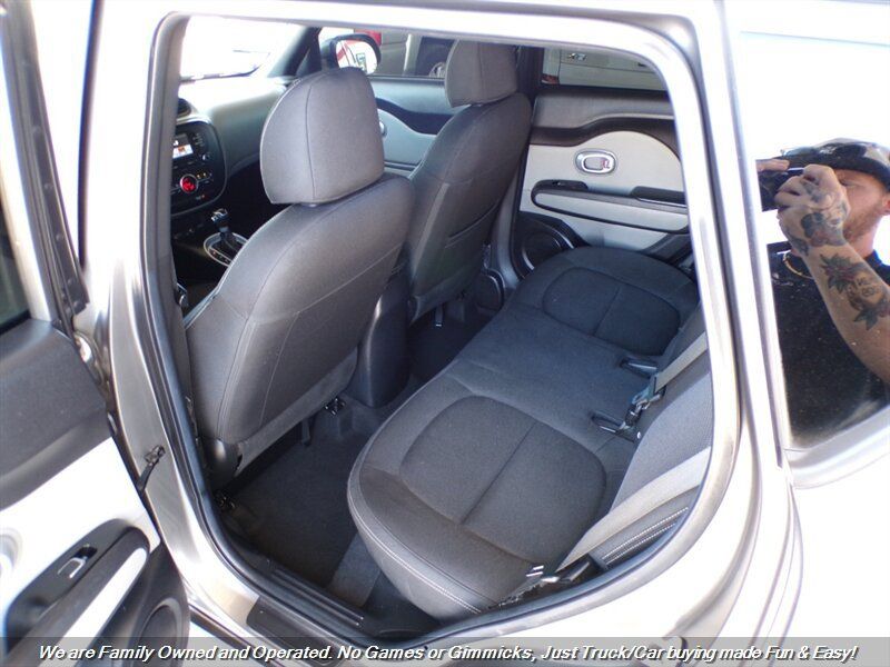 Used 2017 Kia Soul + FWD image 18
