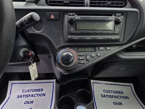 Used 2012 Toyota Prius C One FWD image 20