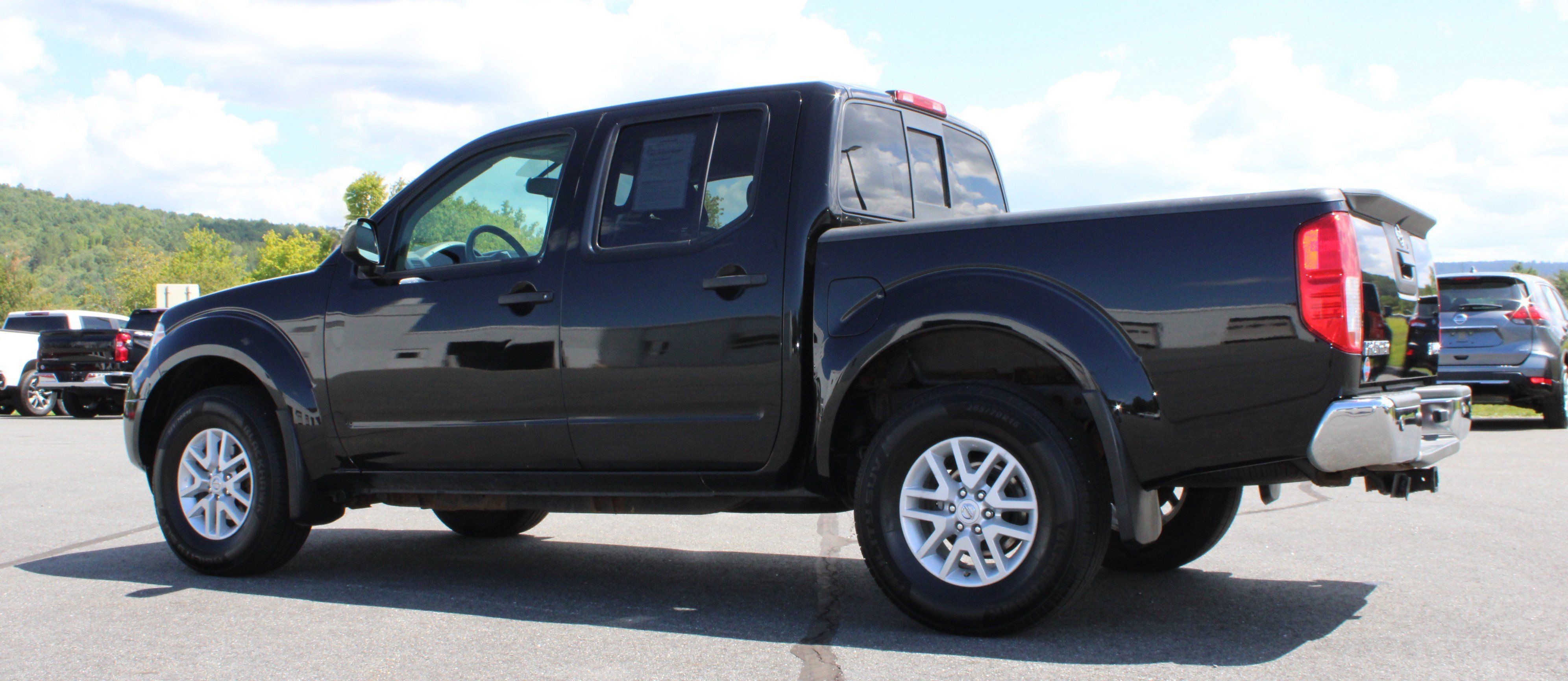 Used 2017 Nissan Frontier SV w/ SV Value Truck Package AWD/4WD image 10