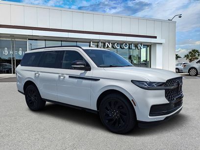 New 2027 Lincoln Navigator Reserve w/ Jet Appearance Package