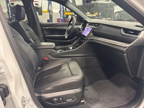 New 2025 Jeep Grand Cherokee Limited w/ Trailer Tow Package image 9