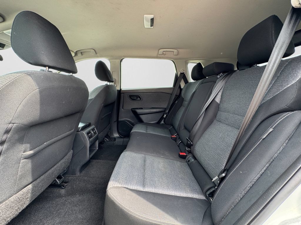 Used 2021 Nissan Rogue S FWD image 11