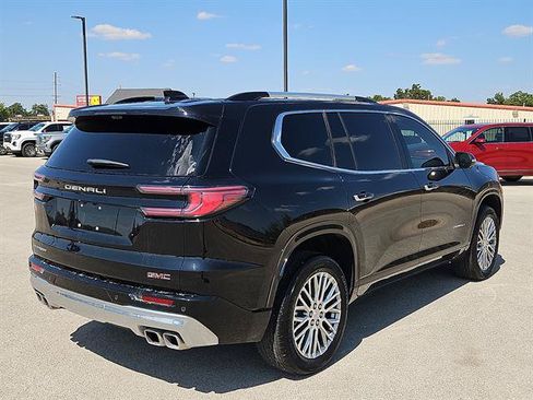 Used 2026 GMC Acadia Denali FWD image 4