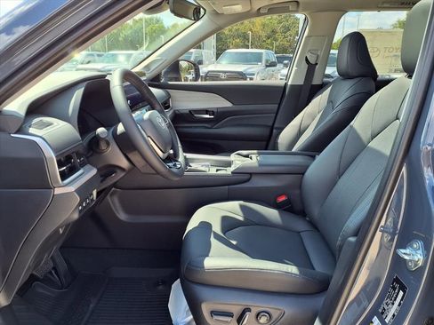 Used 2026 Toyota Grand Highlander Limited image 12