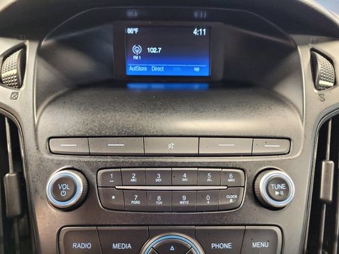 Used 2018 Ford Focus SE FWD image 25