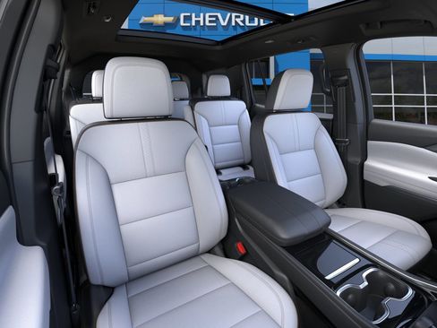 New 2026 Chevrolet Traverse High Country w/ LPO, Floor Liner Package image 16