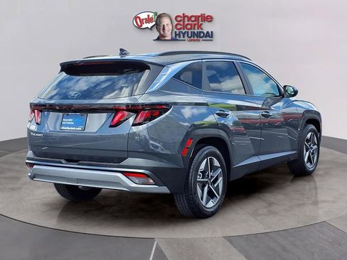 Used 2025 Hyundai Tucson SEL FWD image 5