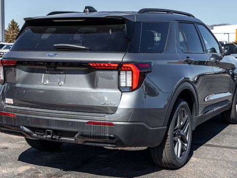 New 2026 Ford Explorer ST-Line w/ ST-Line Street Pack AWD/4WD image 4