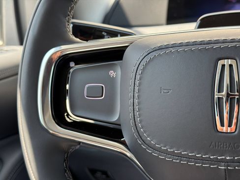 New 2027 Lincoln Navigator Premiere AWD/4WD image 23