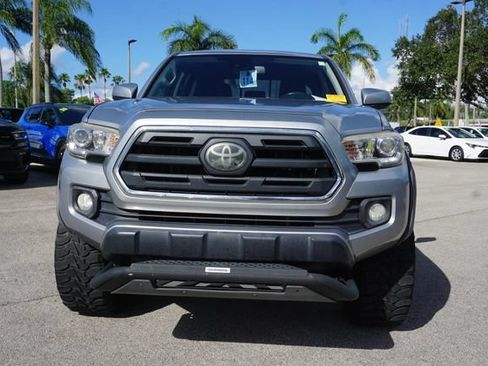Used 2018 Toyota Tacoma SR5 RWD image 27