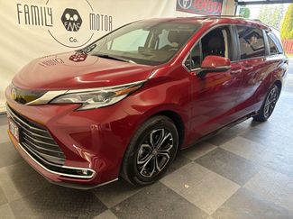 Used 2022 Toyota Sienna Platinum video 1