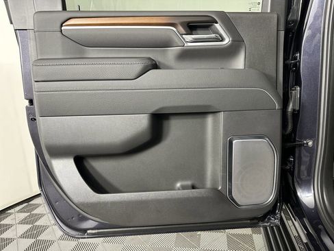 New 2025 GMC Sierra 2500 Denali w/ Denali Reserve Package image 21