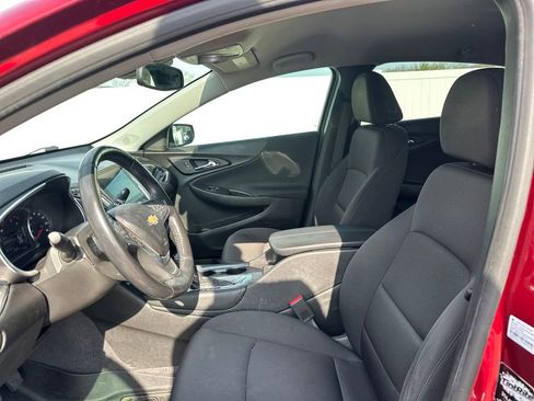 Used 2018 Chevrolet Malibu LT w/ Driver Confidence Package FWD image 44