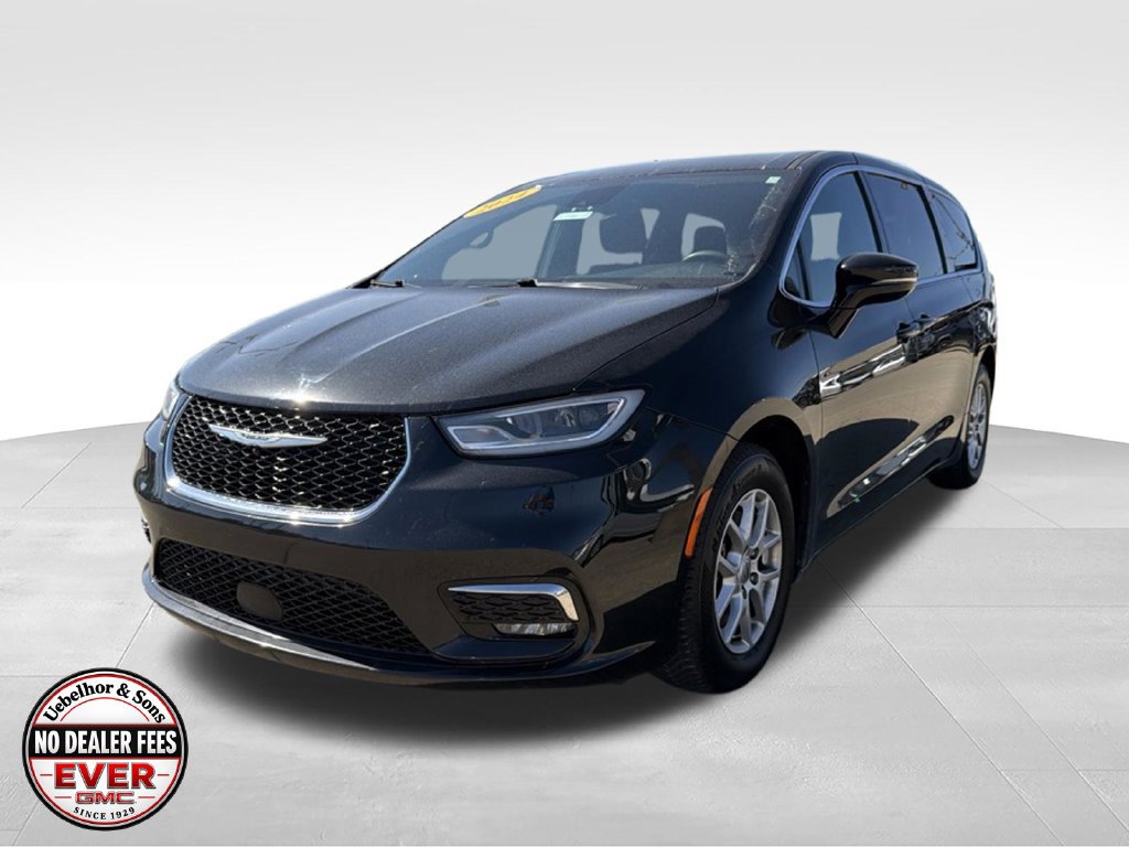 Used 2024 Chrysler Pacifica Touring FWD image 15