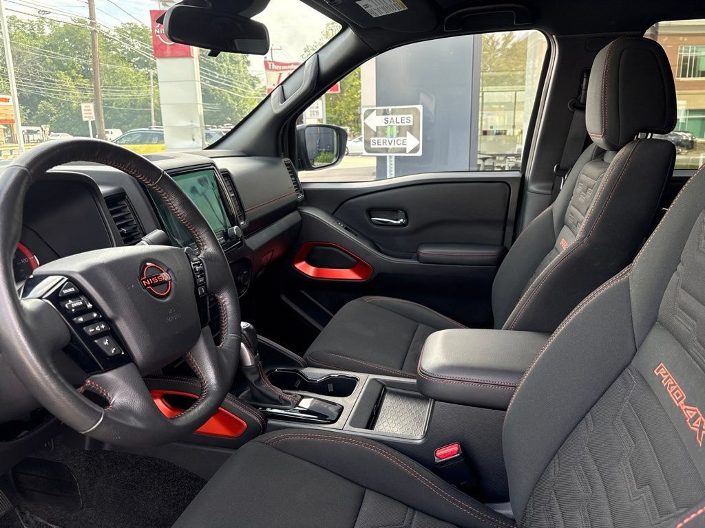 Used 2023 Nissan Frontier PRO-4X w/ Technology Package AWD/4WD image 9