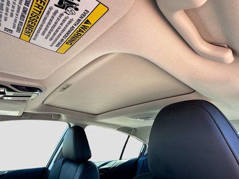 Certified 2025 Subaru Legacy Limited image 27