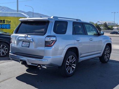 Used 2022 Toyota 4Runner Limited AWD/4WD image 4