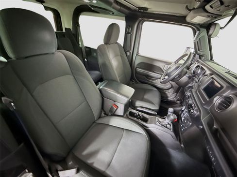 Used 2022 Jeep Wrangler Sport AWD/4WD image 18