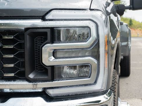 Used 2026 Ford F350 Lariat AWD/4WD image 2