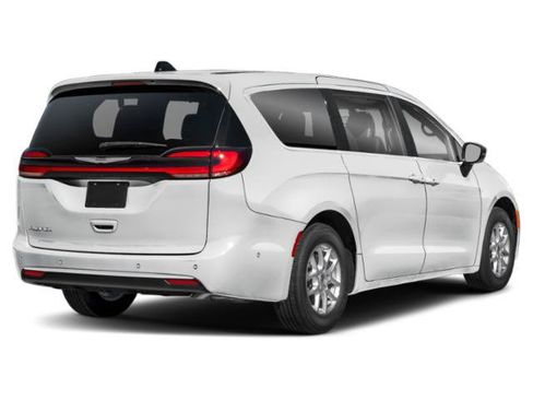 Used 2025 Chrysler Pacifica Select FWD image 2