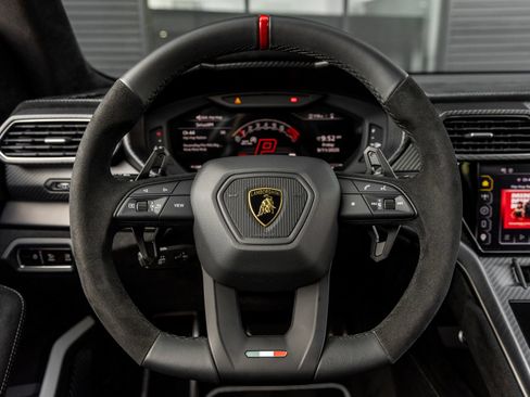Used 2024 Lamborghini Urus Performante AWD/4WD image 40