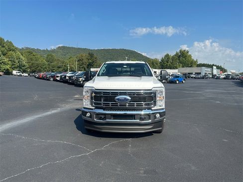New 2026 Ford F350 XL w/ XL Chrome Package image 2