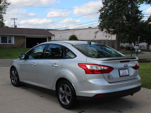 Used 2014 Ford Focus SE w/ SE Sport Package FWD image 7